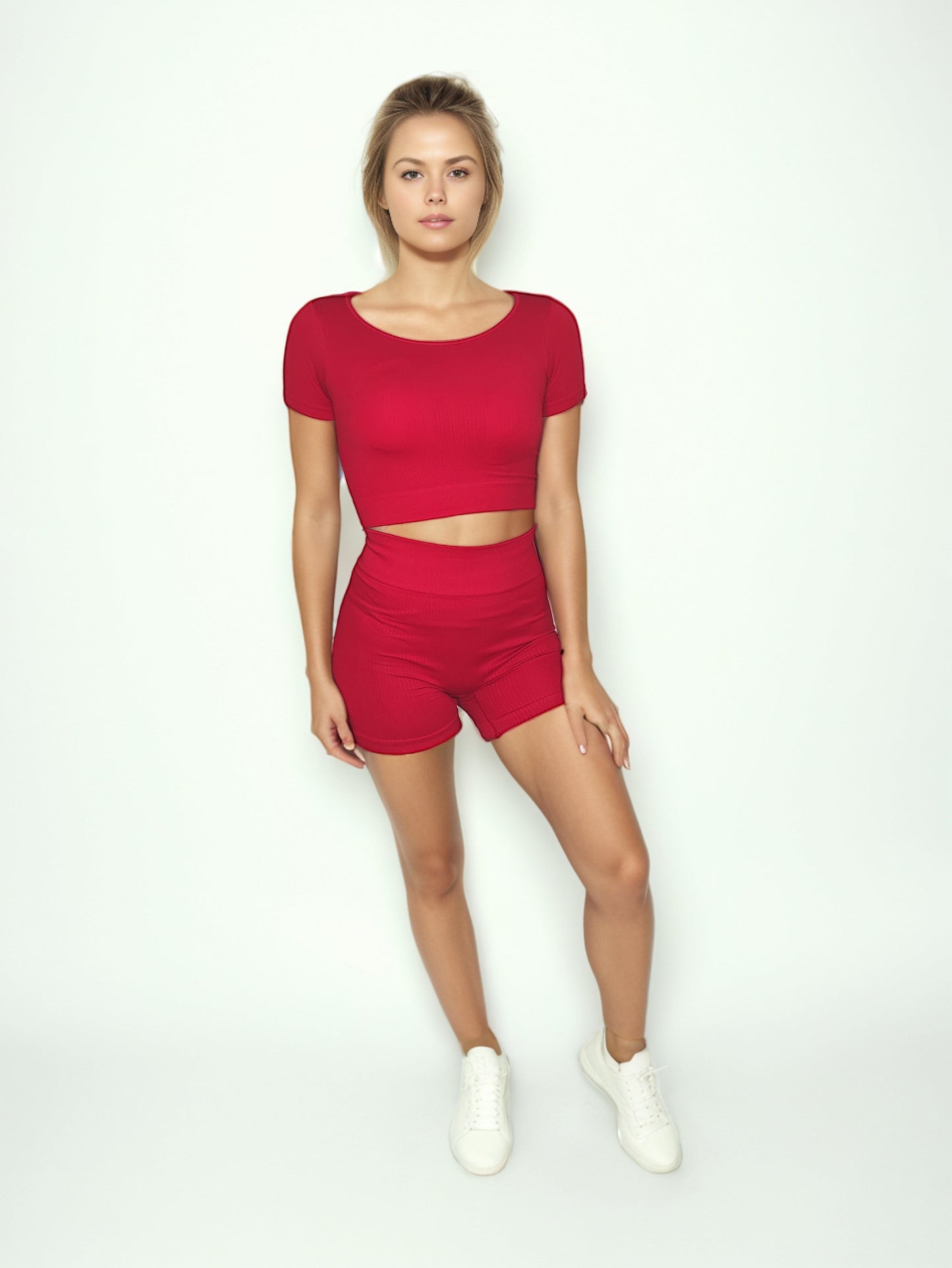 CONJUNTO RIB CERRADO SHORT + CROP TOP