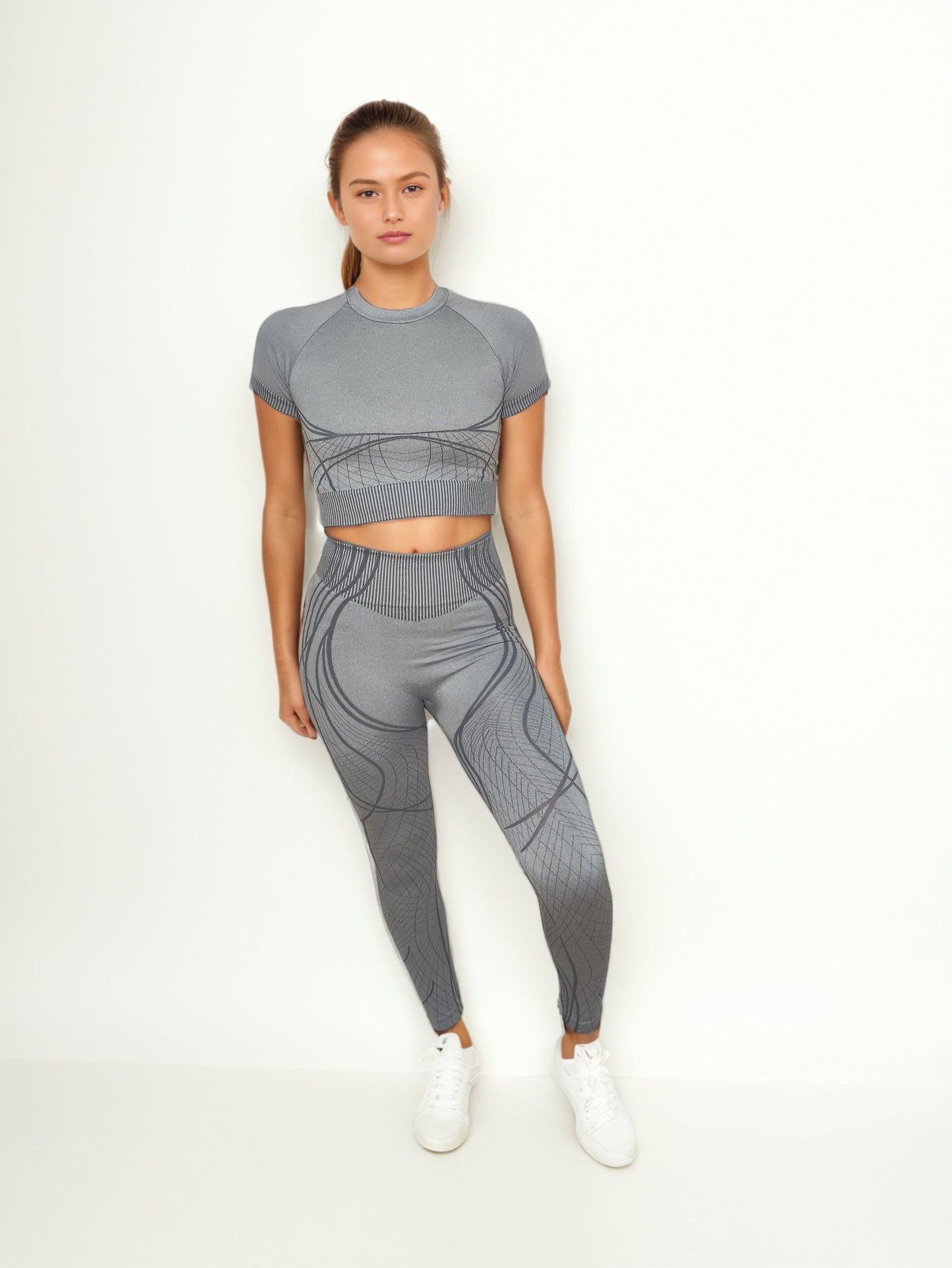 CONJUNTO TRAZADO CROP TOP + LEGGING SIN PUSH UP
