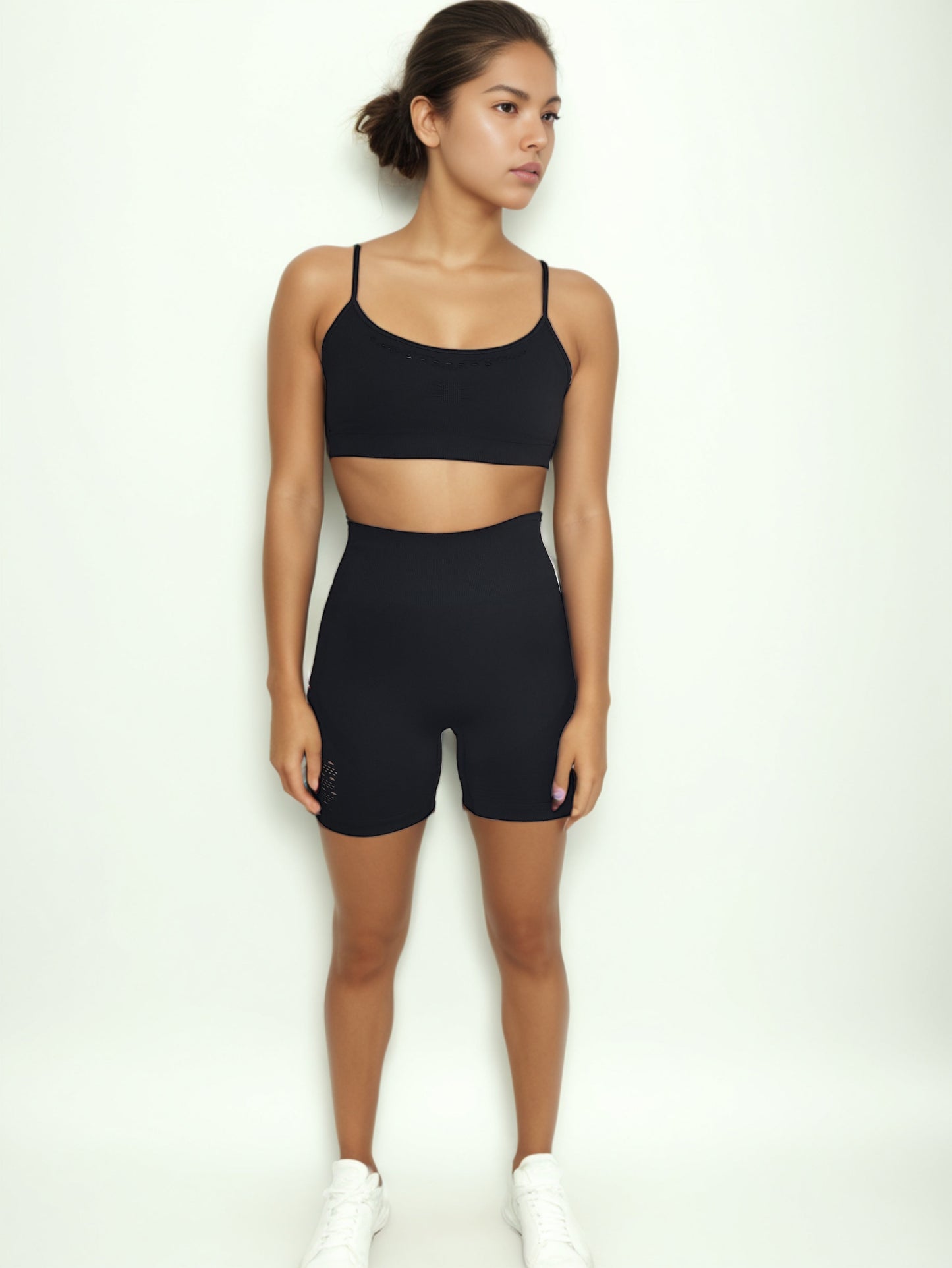 CONJUNTO PERFORADO SHORT + TOP TIRANTE