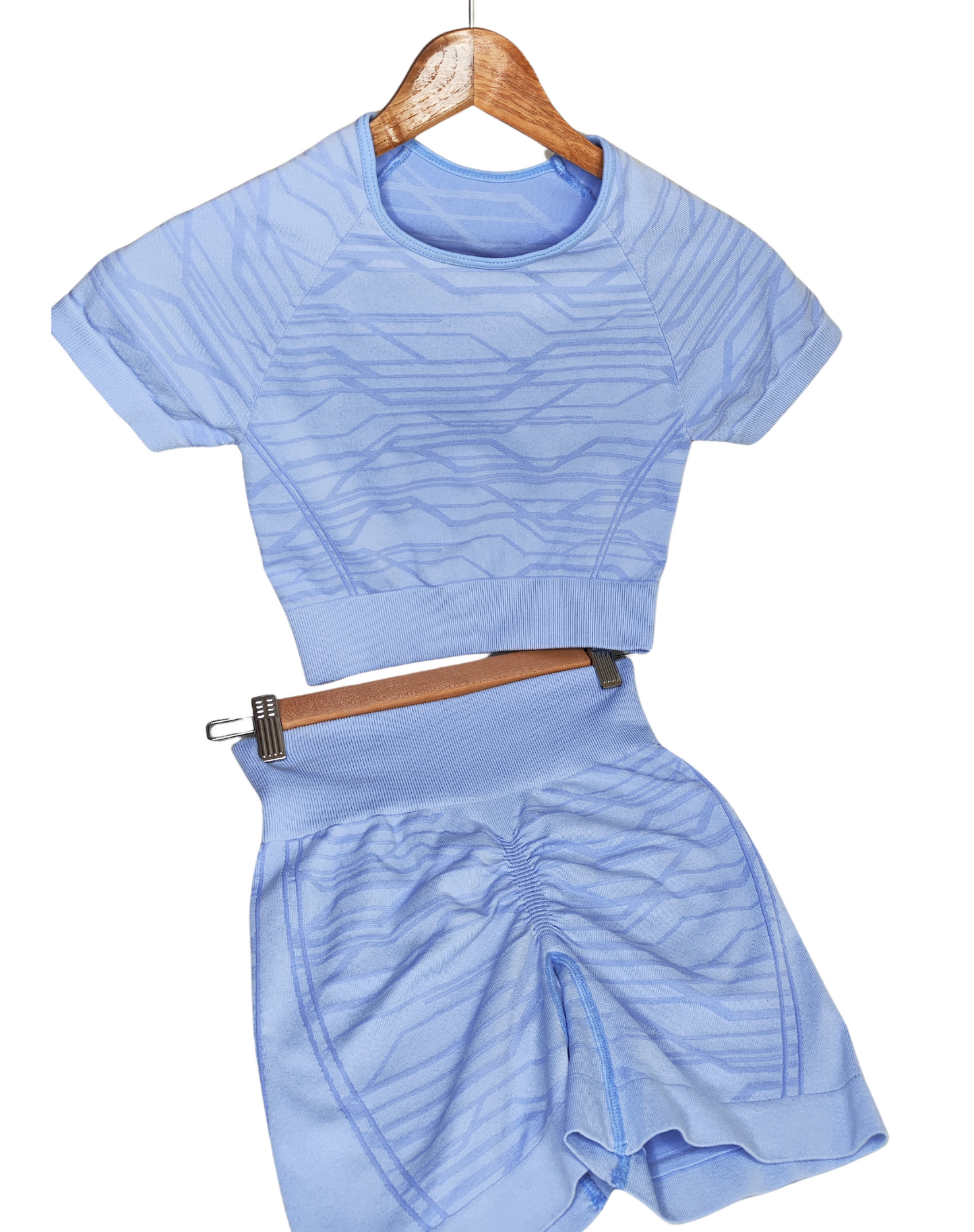 CONJUNTO DISEÑO RAYADO CROP TOP + SHORT