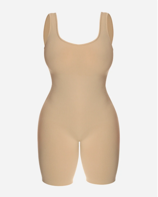 BODY SHORT TIPO CAMISETA CON COMPRESIÓN