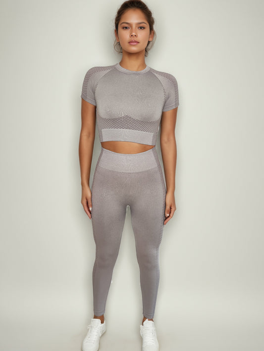 CONJUNTO CUADROS CROP TOP + LEGGING
