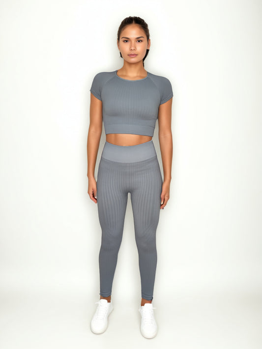 CONJUNTO CON REALZADO LEGGING + CROP TOP