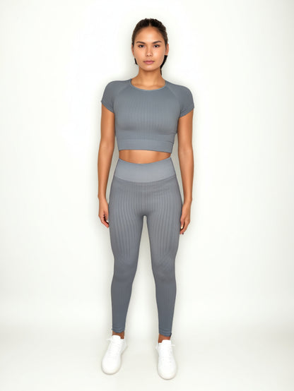 CONJUNTO CON REALZADO LEGGING + CROP TOP