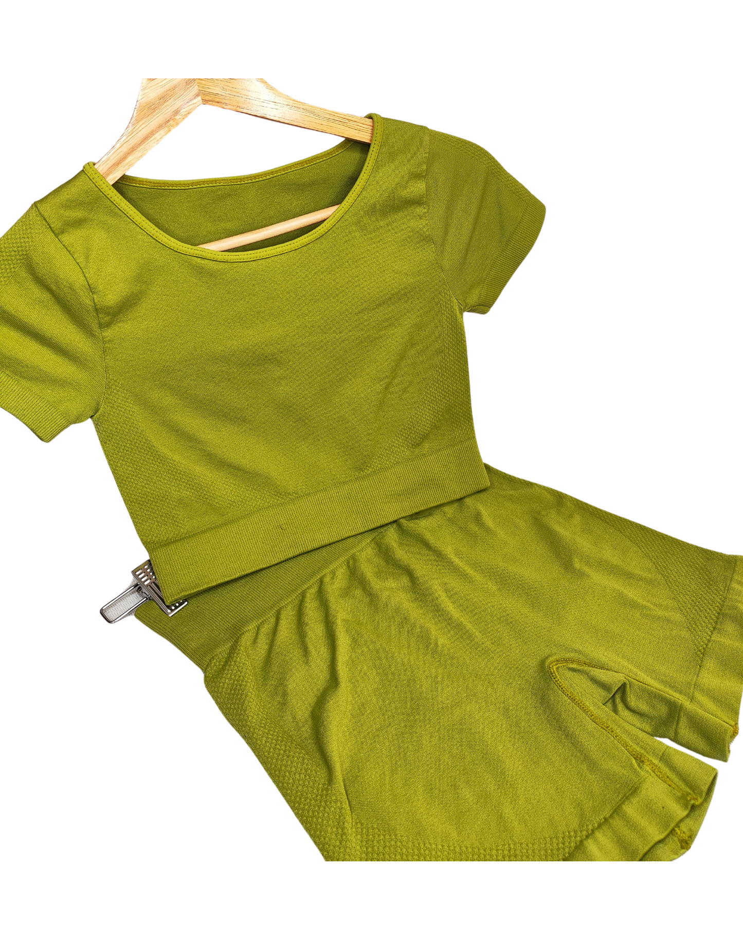CONJUNTO CON DISEÑO EN COSTADOS