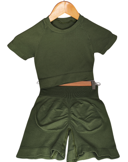 CONJUNTO LINEAS SHORT + CROP TOP