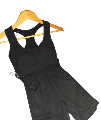 CONJUNTO PERFORADO SHORT + TOP OLIMPICO
