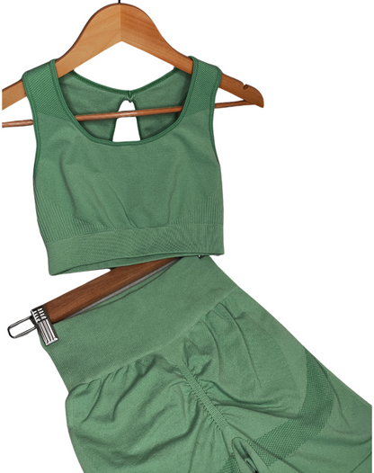 CONJUNTO SHORT CORTO FRANJAS + TOP CON ABERTURA