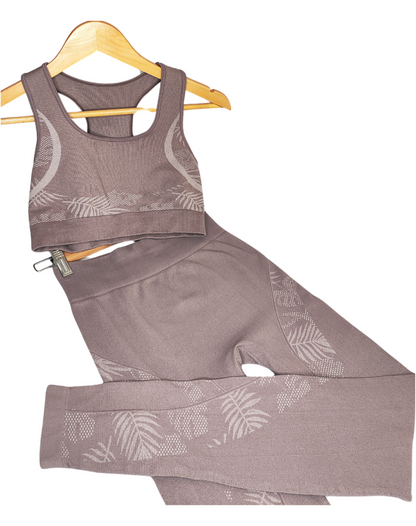 CONJUNTO CON DISEÑO DE FLORES LEGGING SIN PUSH UP + TOP OLIMPICO
