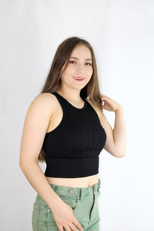 BLUSA BÁSICA CON DISEÑO TRENZADO
