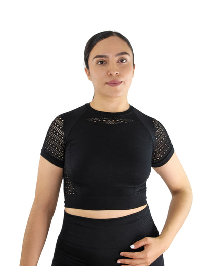 CONJUNTO PERFORADO SHORT + CROP TOP